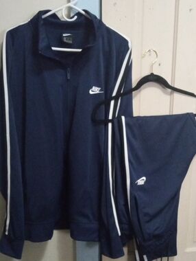 Nike Navy and White Logo Crewneck Sweatshirt